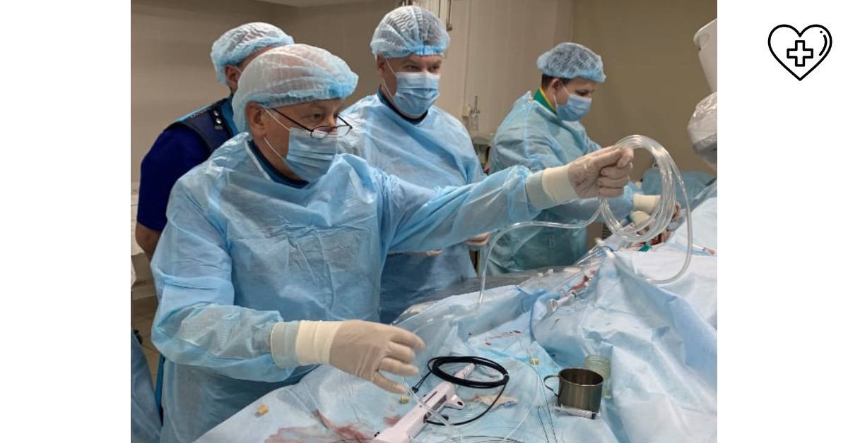В Нижегородской клинической больнице № 5 впервые выполнили экстренную операцию на артериях сердца с использованием минибура 