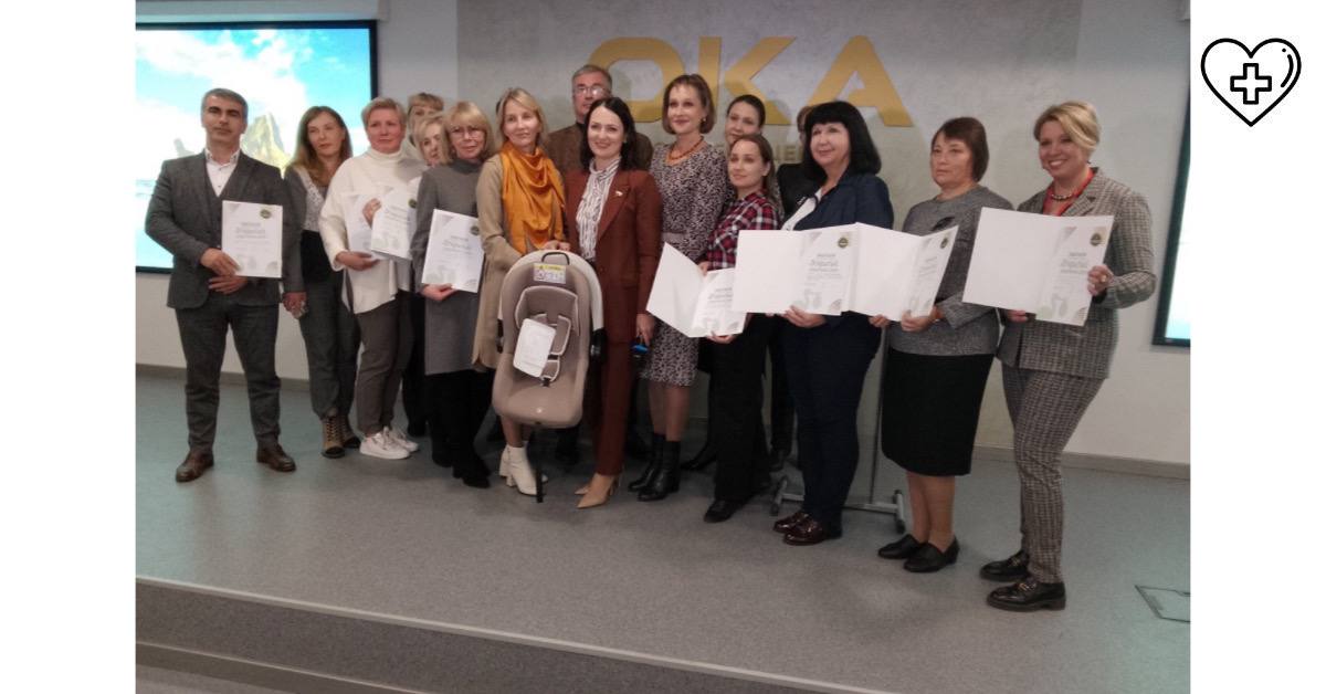 Роддомам Нижегородской области передали автолюльки для перевозки новорожденных 