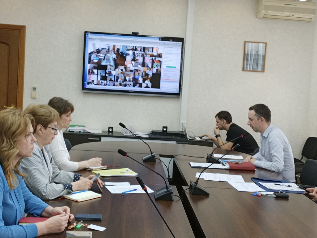 В минздраве Нижегородской области прошло видеоселекторное совещание о работе лечебных учреждений региона в условиях распространения новой коронавирусной инфекции