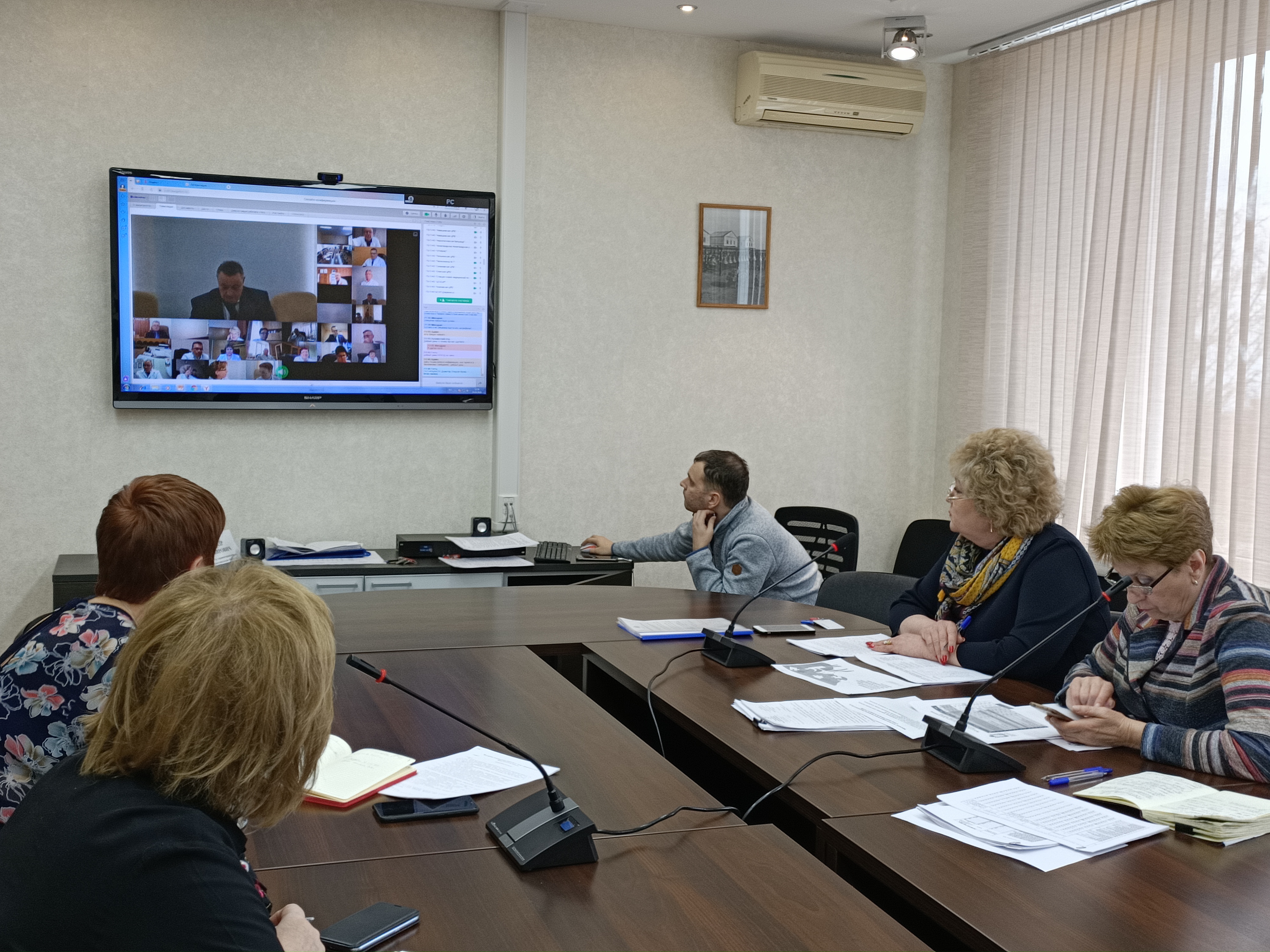 Министр здравоохранения Нижегородской области Александр Смирнов провел видеосекторное совещание на тему заболеваемости и мерах противодействия распространению коронавируса на территории Нижегородской области
